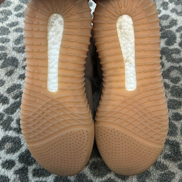 Yeezy boost 750 chocolate/ gummy sole - Picture 7 of 12